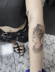 tattoo-lineas-finas-egipto-madrid