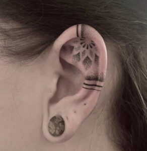 tatuajes-en-las-orejas